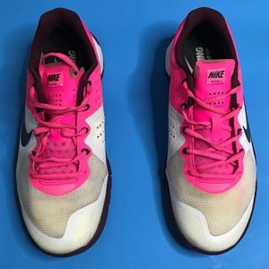 Women’s Nike Shoes Size 9